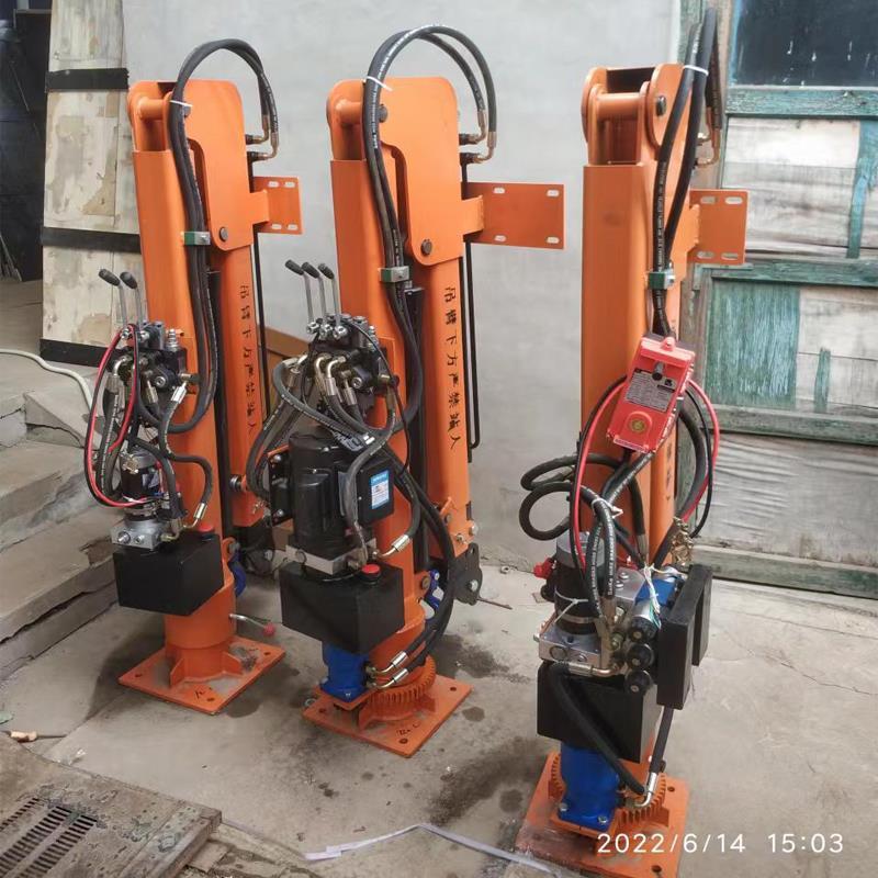 潼关县重汽蓝牌随车吊 3.2吨 国六动力强 液压驱动 农用自卸起重机